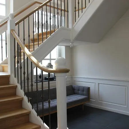 Fantastic Loft For 9 People * 바세나르
