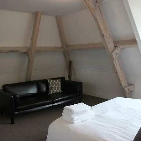 Fantastic Loft For 9 People 바세나르