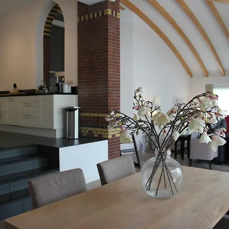 Fantastic Loft For 9 People * 바세나르