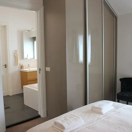 아파트 Fantastic Loft For 9 People 바세나르